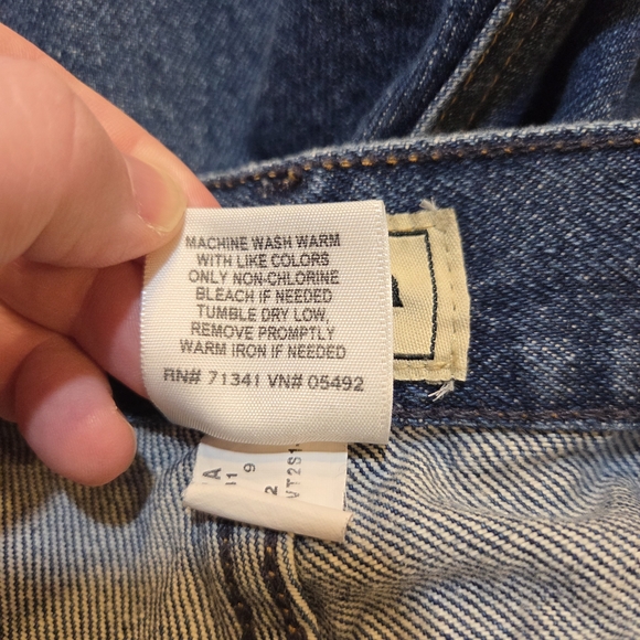 L.L. Bean Relaxed Fit Blue Jeans - Picture 5 of 7